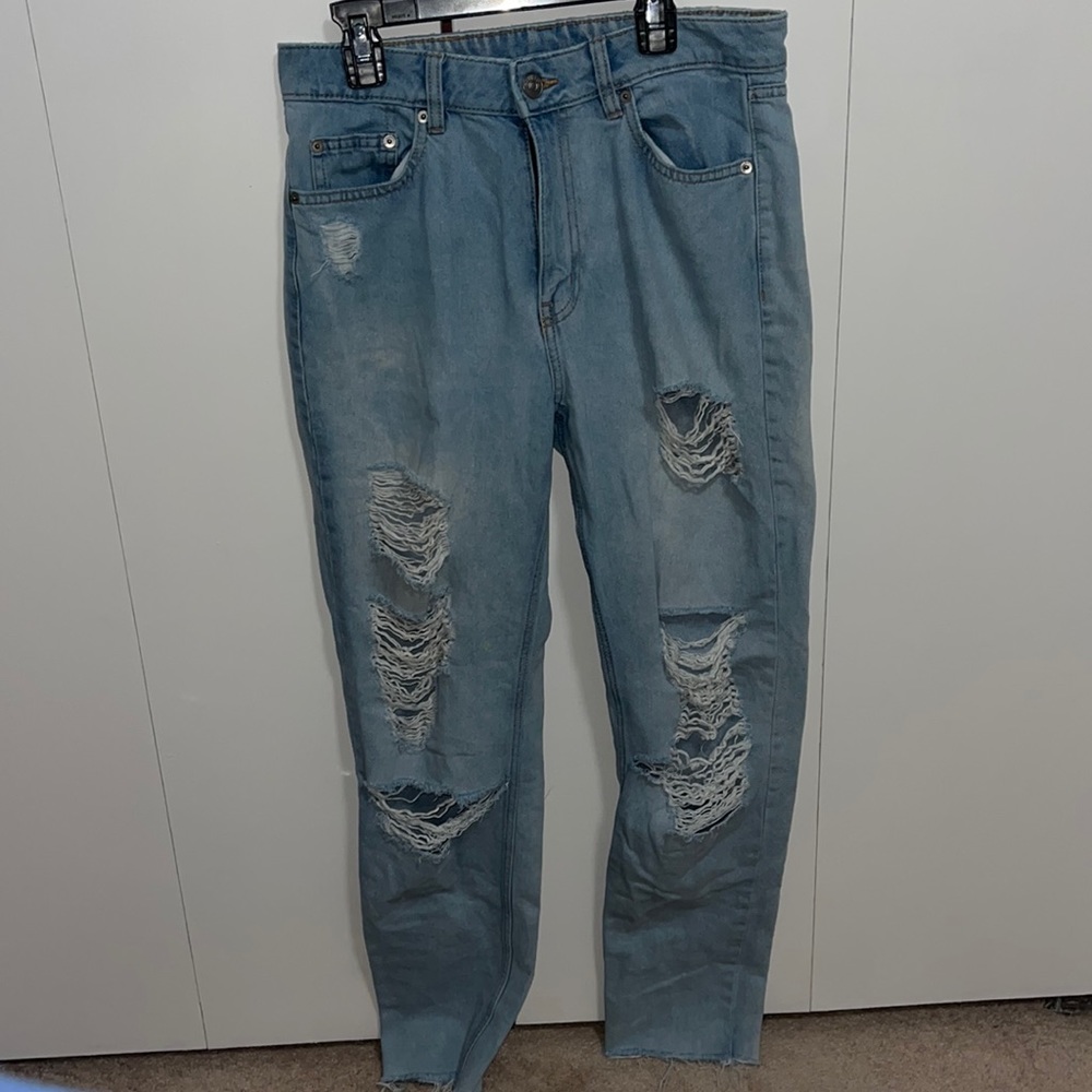 H&M DIVIDED RIPPED HIGH RISE MOM JEANS DISTRESSES SIZE 8